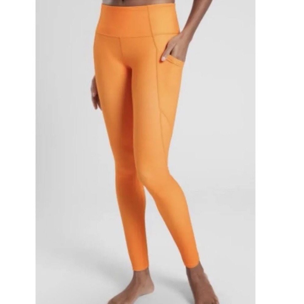 Athleta Salutation Stash Pocket 7/8 With Powervita Fabric